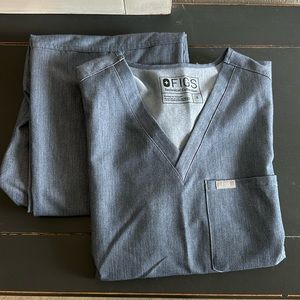 Denim colored Figs scrubs - size S top and size M bottom